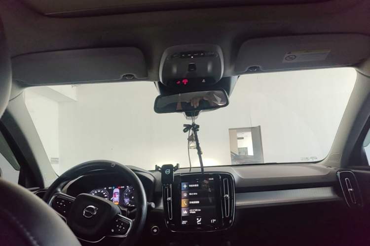 Used Volvo XC40 2021 T4 4x4 SmartDrive Fashion Edition Headliner