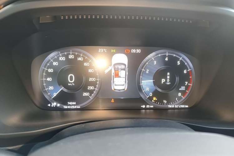 Used Volvo XC40 2021 T4 Four-Wheel Drive Smart Luxury Edition Instrument Cluster