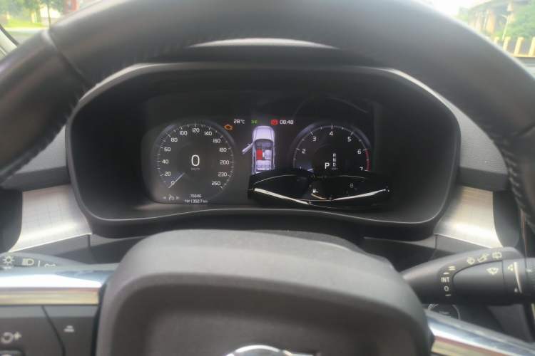 Used Volvo XC40 2021 T4 4x4 SmartDrive Fashion Edition Instrument Cluster