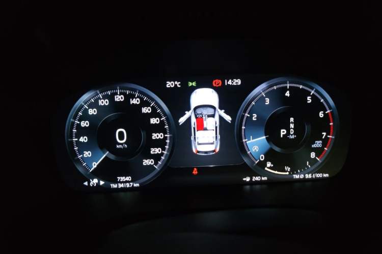 Used Volvo XC40 2021 T4 Four-Wheel Drive Smart Luxury Edition Instrument Cluster