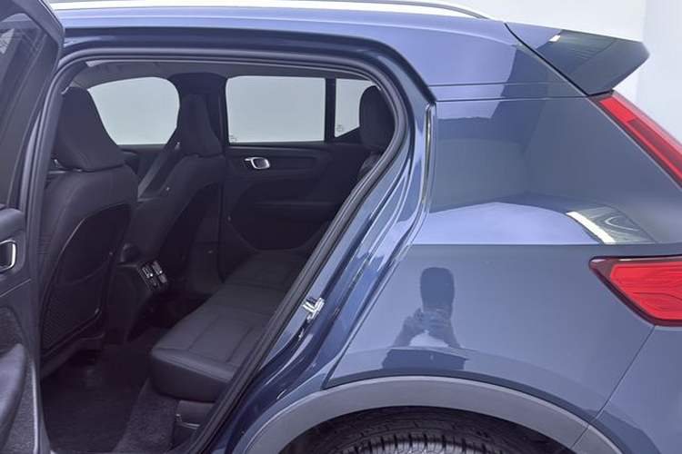 Used Volvo XC40 2021 T4 4x4 SmartDrive Fashion Edition Interior 5