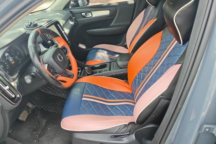 Used Volvo XC40 2021 T4 4x4 SmartDrive Fashion Edition Left Front Seat