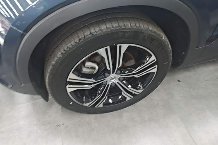 Used Volvo XC40 2021 T4 Four-Wheel Drive Smart Luxury Edition Left Front Wheel Hub
