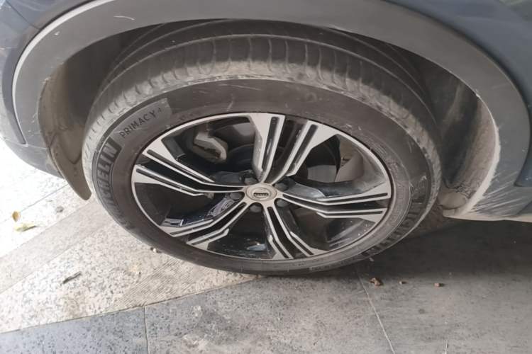 Used Volvo XC40 2021 T4 Four-Wheel Drive Smart Luxury Edition Left Front Wheel Hub