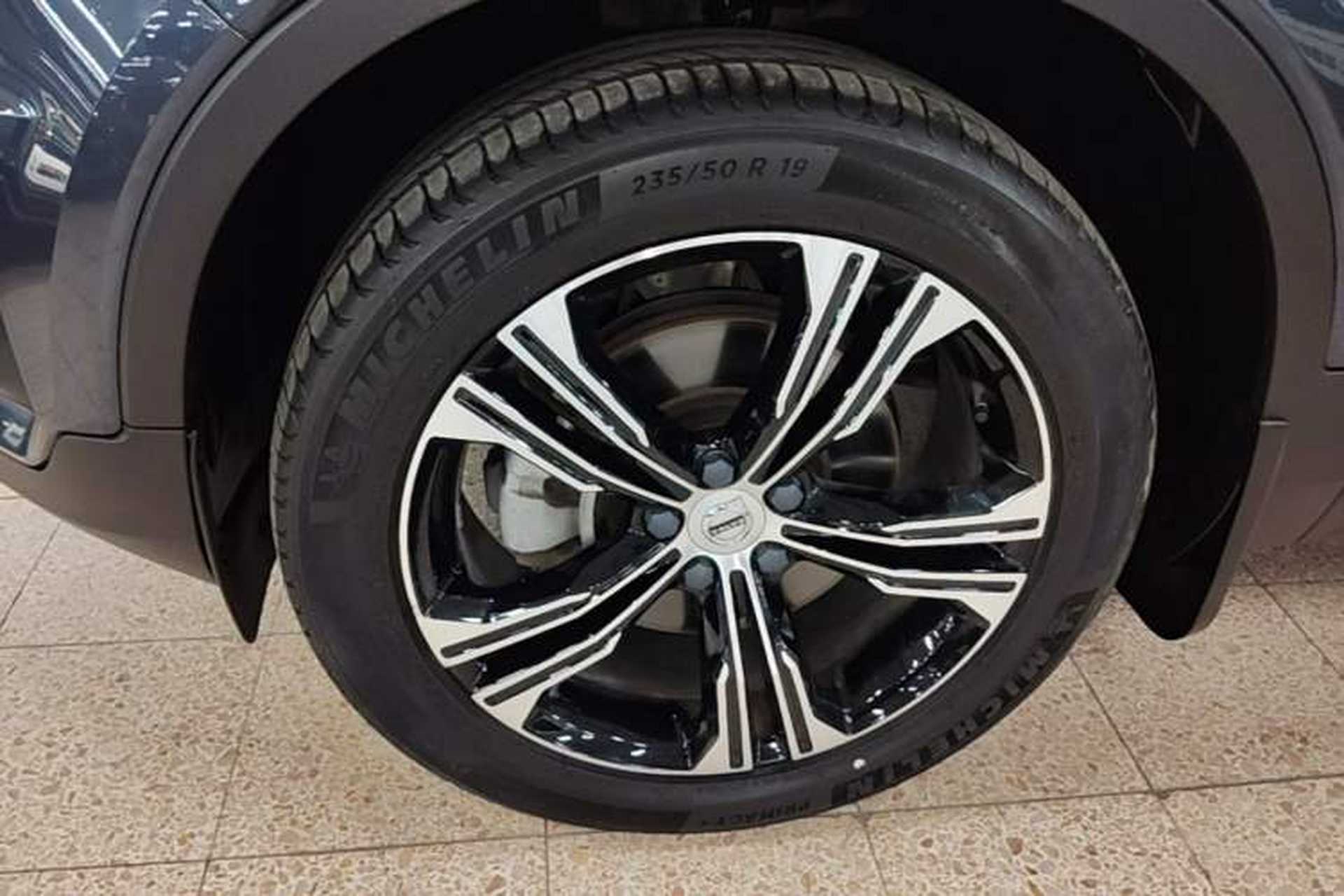 Used Volvo XC40 2021 T4 Four-Wheel Drive Smart Luxury Edition Left Front Wheel Hub