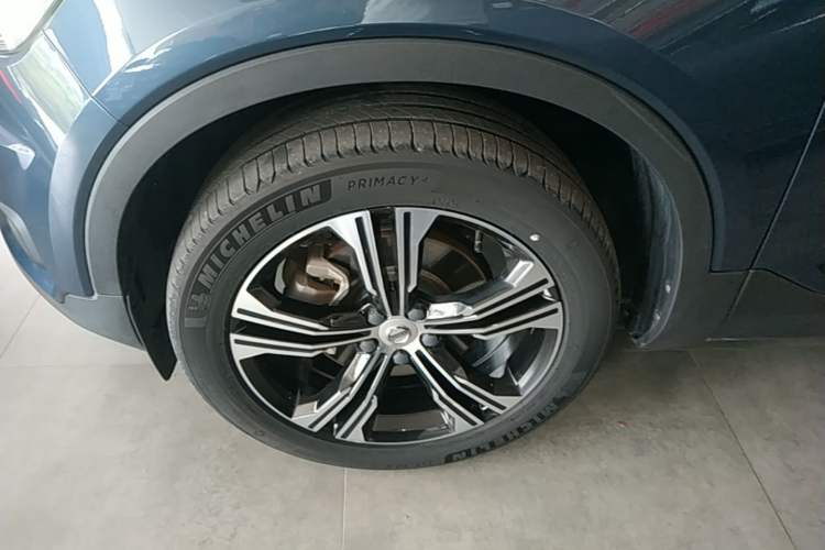 Used Volvo XC40 2021 T4 Four-Wheel Drive Smart Luxury Edition Left Front Wheel Hub