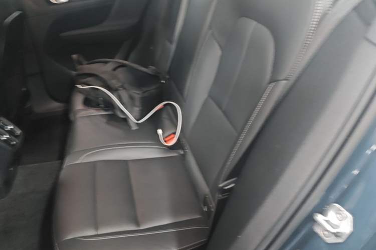 Used Volvo XC40 2021 T4 Four-Wheel Drive Smart Luxury Edition Left Rear Seat