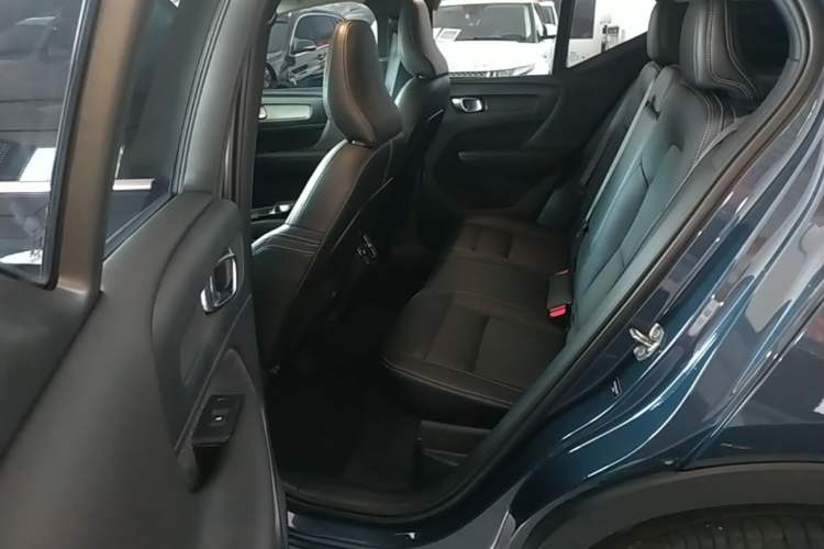 Used Volvo XC40 2021 T4 Four-Wheel Drive Smart Luxury Edition Left Rear Seat