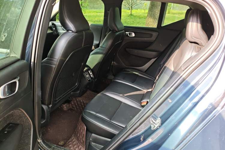 Used Volvo XC40 2021 T4 Four-Wheel Drive Smart Luxury Edition Left Rear Seat