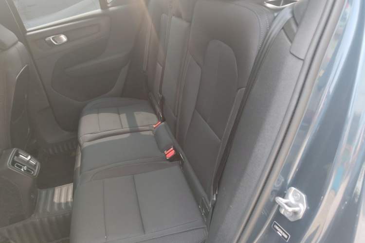 Used Volvo XC40 2021 T4 4x4 SmartDrive Fashion Edition Left Rear Seat