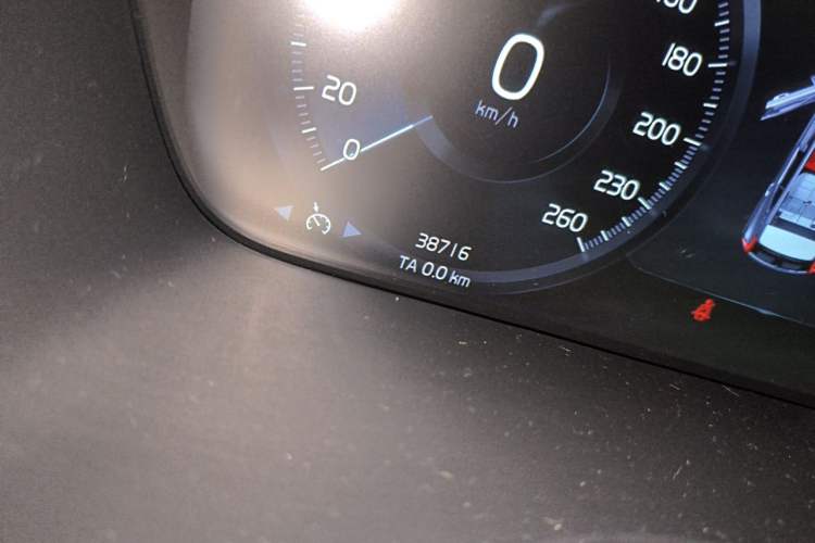 Used Volvo XC40 2021 T3 Zhiyuan Luxury Edition Odometer Close Up