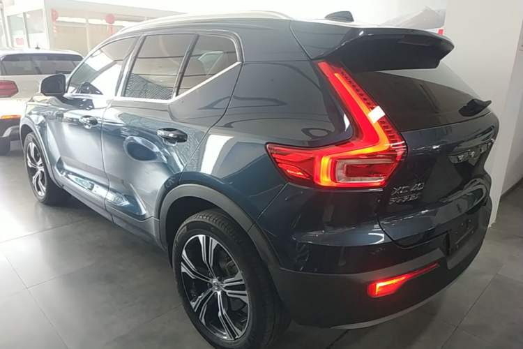 Used Volvo XC40 2021 T4 Four-Wheel Drive Smart Luxury Edition Rear Left 45 Deg