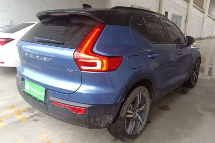 Used Volvo XC40 2021 T4 Four-Wheel Drive Smart & Sporty Edition Rear Right 45 Deg