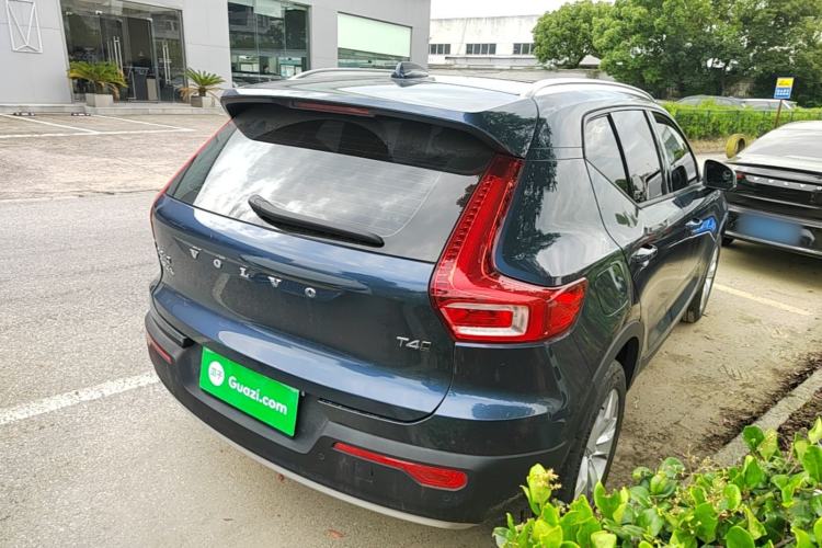 Used Volvo XC40 2021 T4 4x4 SmartDrive Fashion Edition Rear Right 45 Deg