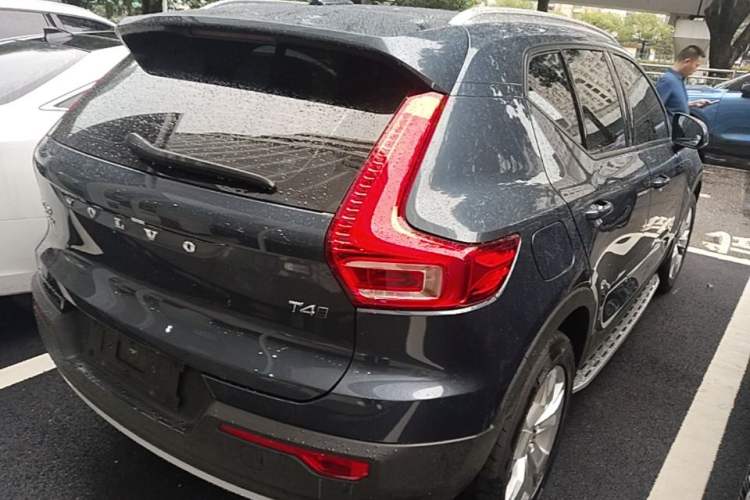 Used Volvo XC40 2021 T4 4x4 SmartDrive Fashion Edition Rear Right 45 Deg