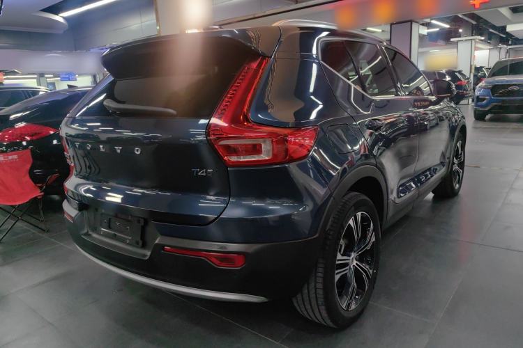 Used Volvo XC40 2021 T4 Four-Wheel Drive Smart Luxury Edition Rear Right 45 Deg