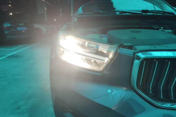 Used Volvo XC40 2021 T4 Four-Wheel Drive Smart Luxury Edition Right Front Headlight