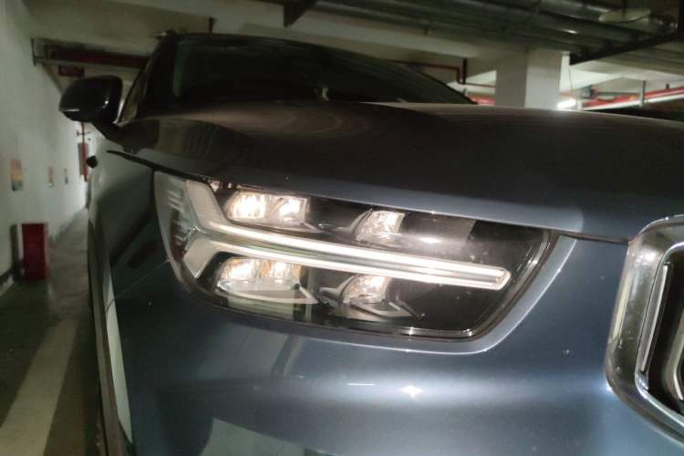 Used Volvo XC40 2021 T4 Four-Wheel Drive Smart Luxury Edition Right Front Headlight
