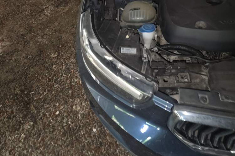 Used Volvo XC40 2021 T4 Four-Wheel Drive Smart Luxury Edition Right Front Headlight