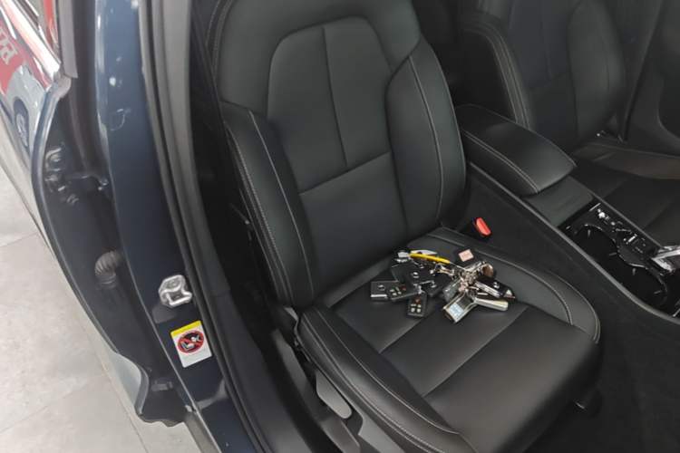 Used Volvo XC40 2021 T4 Four-Wheel Drive Smart Luxury Edition Right Front Seat