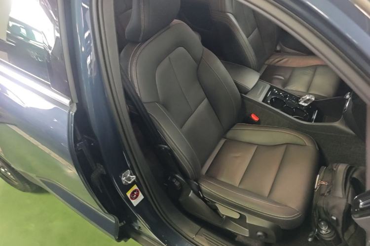 Used Volvo XC40 2021 T4 Four-Wheel Drive Smart Luxury Edition Right Front Seat