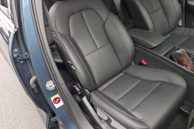 Used Volvo XC40 2021 T4 Four-Wheel Drive Smart Luxury Edition Right Front Seat