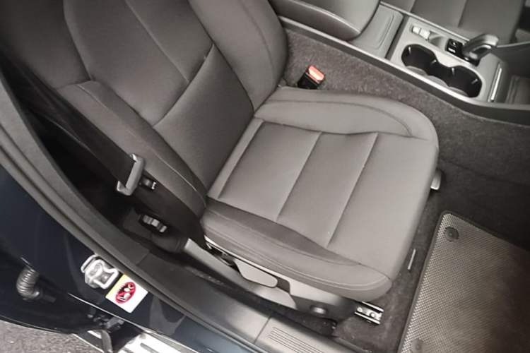 Used Volvo XC40 2021 T4 4x4 SmartDrive Fashion Edition Right Front Seat