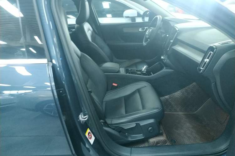 Used Volvo XC40 2021 T4 Four-Wheel Drive Smart Luxury Edition Right Front Seat