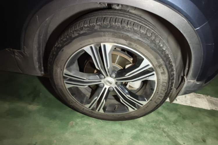 Used Volvo XC40 2021 T4 Four-Wheel Drive Smart Luxury Edition Right Front Wheel Hub