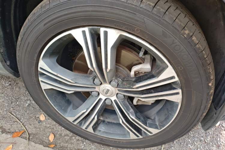 Used Volvo XC40 2021 T4 Four-Wheel Drive Smart Luxury Edition Right Front Wheel Hub