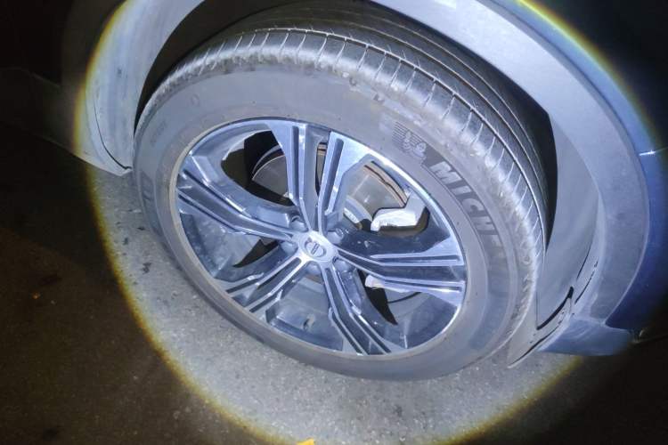 Used Volvo XC40 2021 T4 Four-Wheel Drive Smart Luxury Edition Right Front Wheel Hub