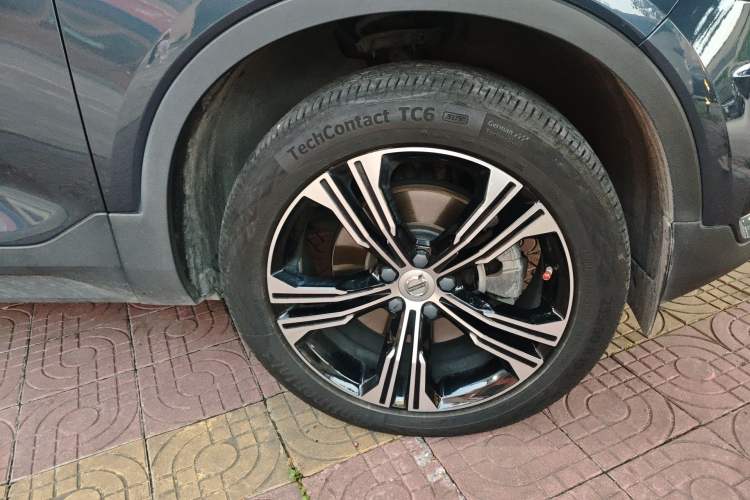 Used Volvo XC40 2021 T4 Four-Wheel Drive Smart Luxury Edition Right Front Wheel Hub