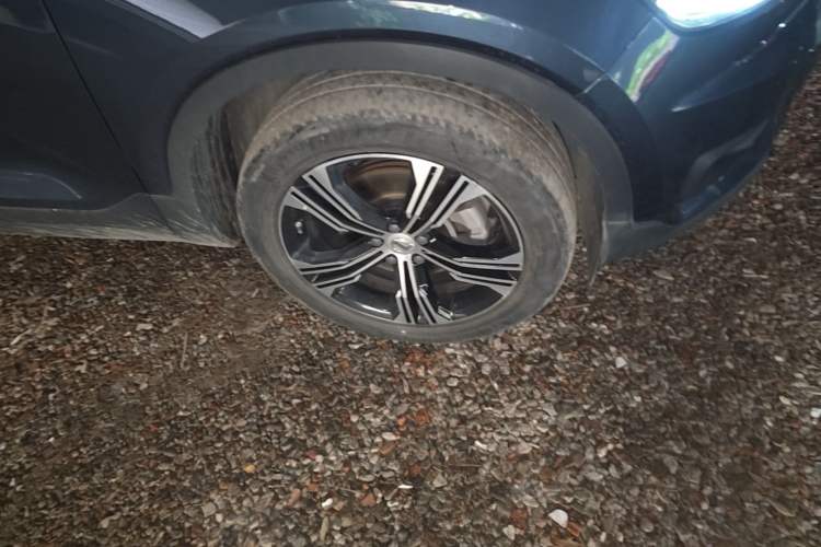 Used Volvo XC40 2021 T4 Four-Wheel Drive Smart Luxury Edition Right Front Wheel Hub