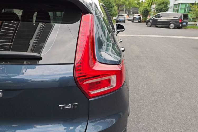 Used Volvo XC40 2021 T4 Four-Wheel Drive Smart Luxury Edition Right Rear Taillight