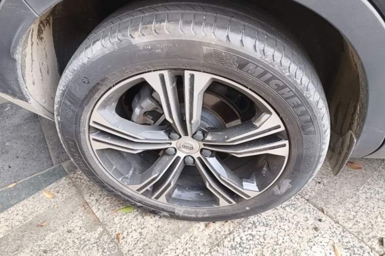 Used Volvo XC40 2021 T4 Four-Wheel Drive Smart Luxury Edition Right Rear Wheel Hub