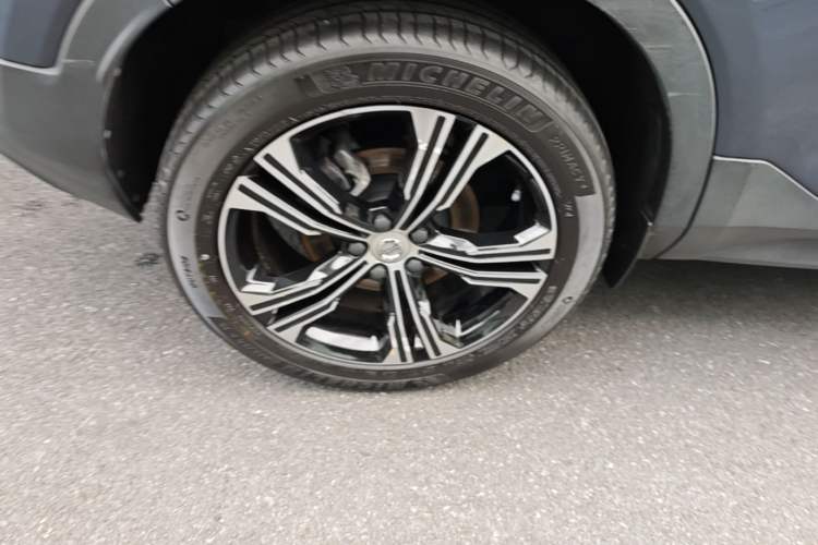 Used Volvo XC40 2021 T4 Four-Wheel Drive Smart Luxury Edition Right Rear Wheel Hub