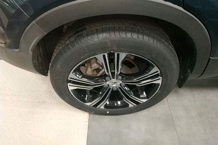 Used Volvo XC40 2021 T4 Four-Wheel Drive Smart Luxury Edition Right Rear Wheel Hub