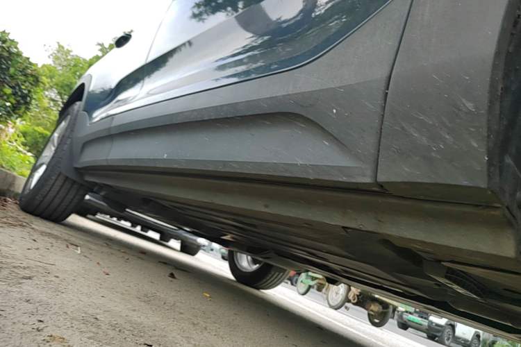 Used Volvo XC40 2021 T4 4x4 SmartDrive Fashion Edition Right Side Sill