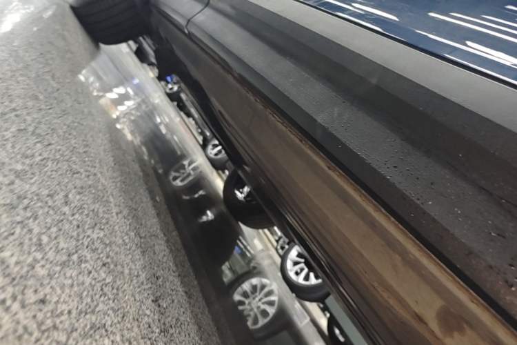 Used Volvo XC40 2021 T4 Four-Wheel Drive Smart Luxury Edition Right Side Sill