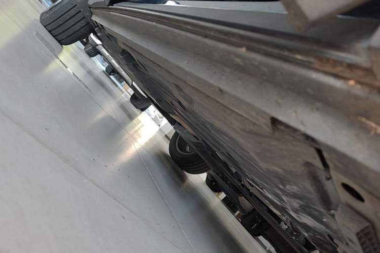 Used Volvo XC40 2021 T4 4x4 SmartDrive Fashion Edition Right Side Sill