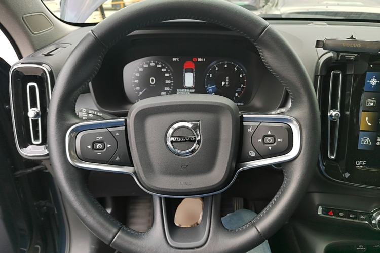Used Volvo XC40 2021 T4 4x4 SmartDrive Fashion Edition Steering Wheel