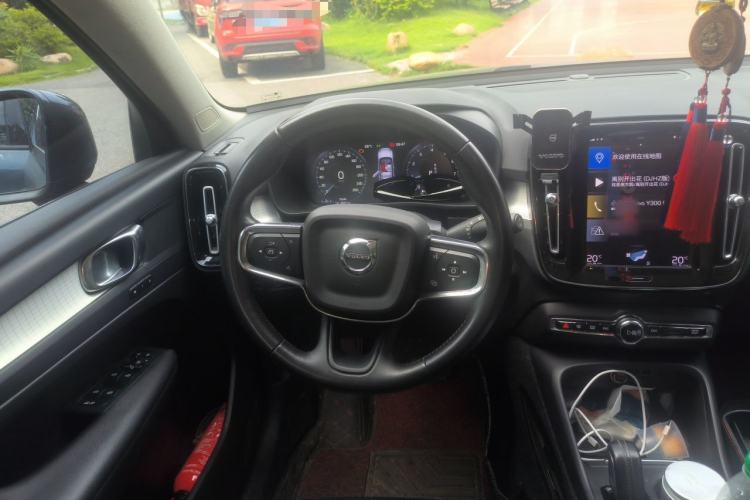 Used Volvo XC40 2021 T4 4x4 SmartDrive Fashion Edition Steering Wheel
