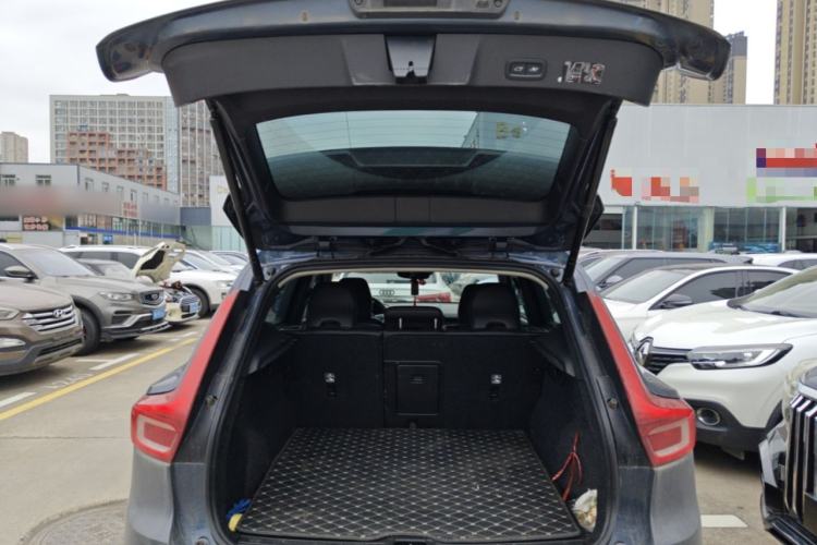 Used Volvo XC40 2021 T4 Four-Wheel Drive Smart Luxury Edition Trunk