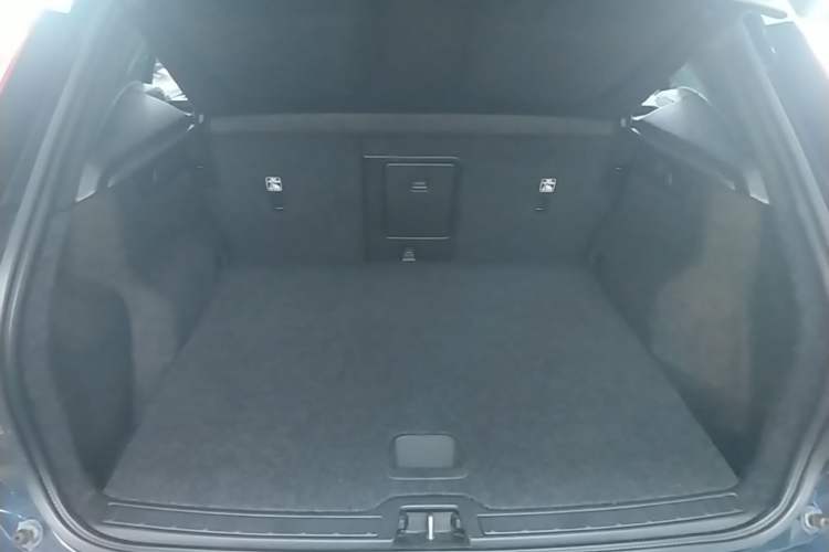 Used Volvo XC40 2021 T4 Four-Wheel Drive Smart Luxury Edition Trunk