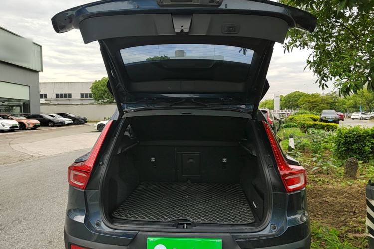 Used Volvo XC40 2021 T4 4x4 SmartDrive Fashion Edition Trunk