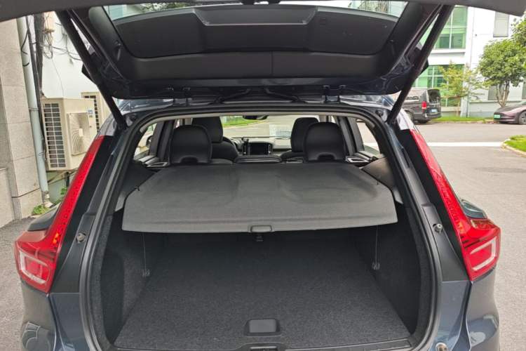 Used Volvo XC40 2021 T4 Four-Wheel Drive Smart Luxury Edition Trunk