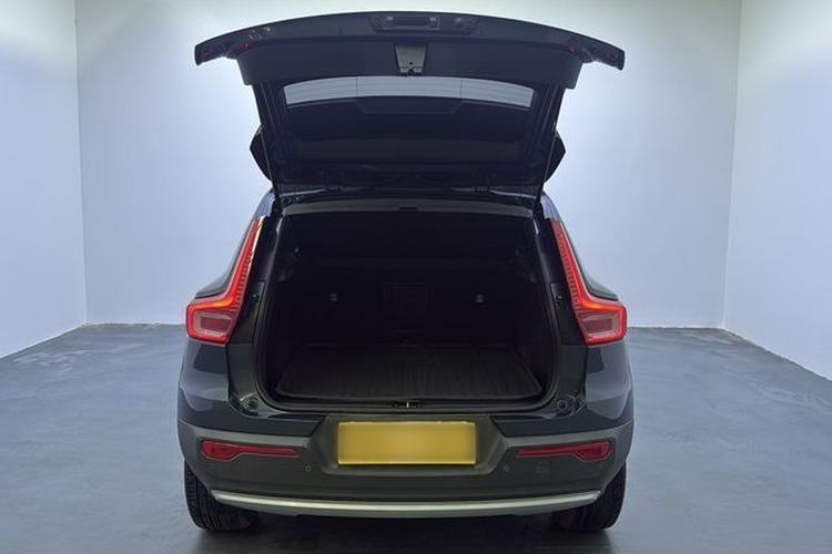 Used Volvo XC40 2021 T4 4x4 SmartDrive Fashion Edition Trunk