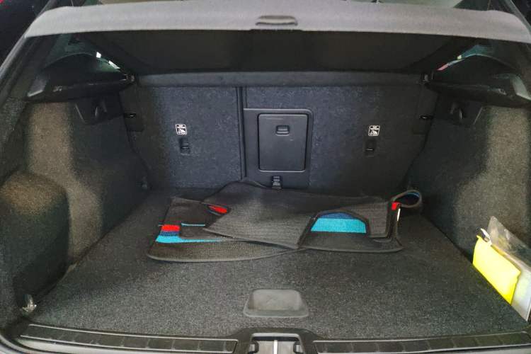 Used Volvo XC40 2021 T3 Zhiyuan Luxury Edition Trunk