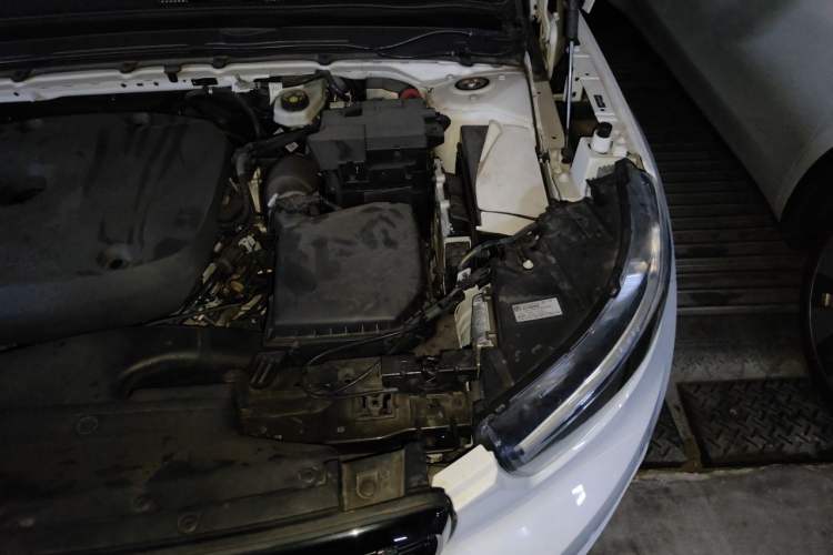 Used Volvo XC40 2021 T4 Four-Wheel Drive Smart & Sporty Edition Engine Bay Left