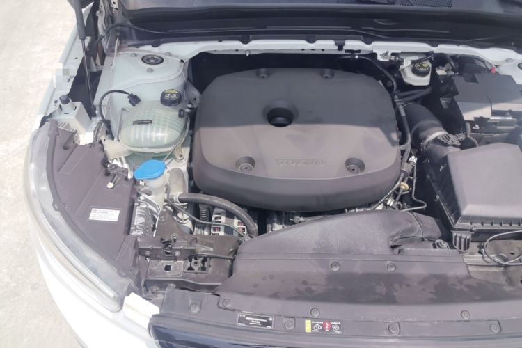 Used Volvo XC40 2021 T4 Four-Wheel Drive Smart & Sporty Edition Engine Bay Right